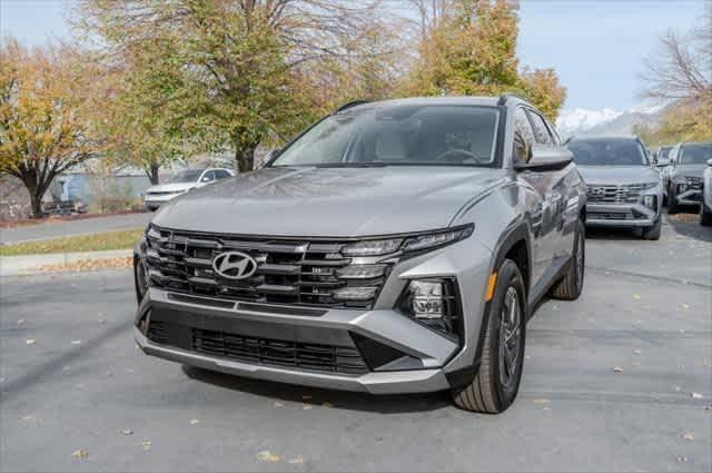 new 2025 Hyundai TUCSON Hybrid car, priced at $33,376
