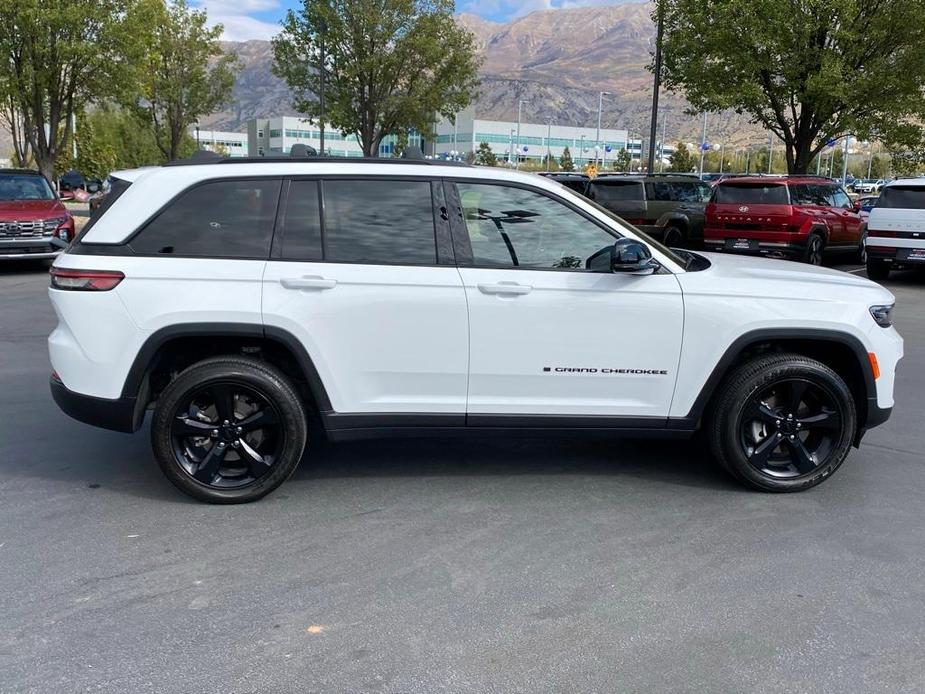 used 2023 Jeep Grand Cherokee car, priced at $35,744