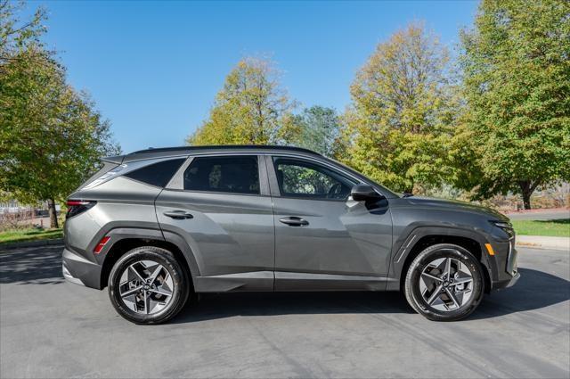 new 2025 Hyundai Tucson Hybrid car, priced at $37,995