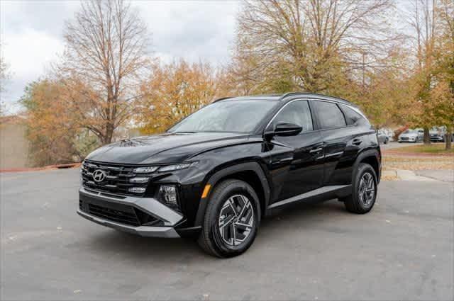 new 2025 Hyundai TUCSON Hybrid car, priced at $33,696
