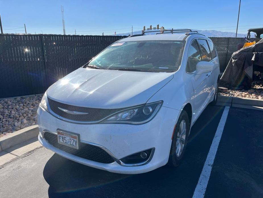 used 2018 Chrysler Pacifica car, priced at $10,400