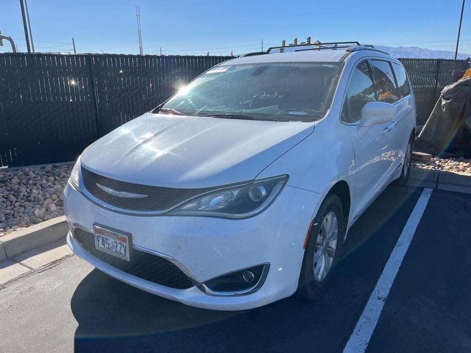 used 2018 Chrysler Pacifica car, priced at $10,400