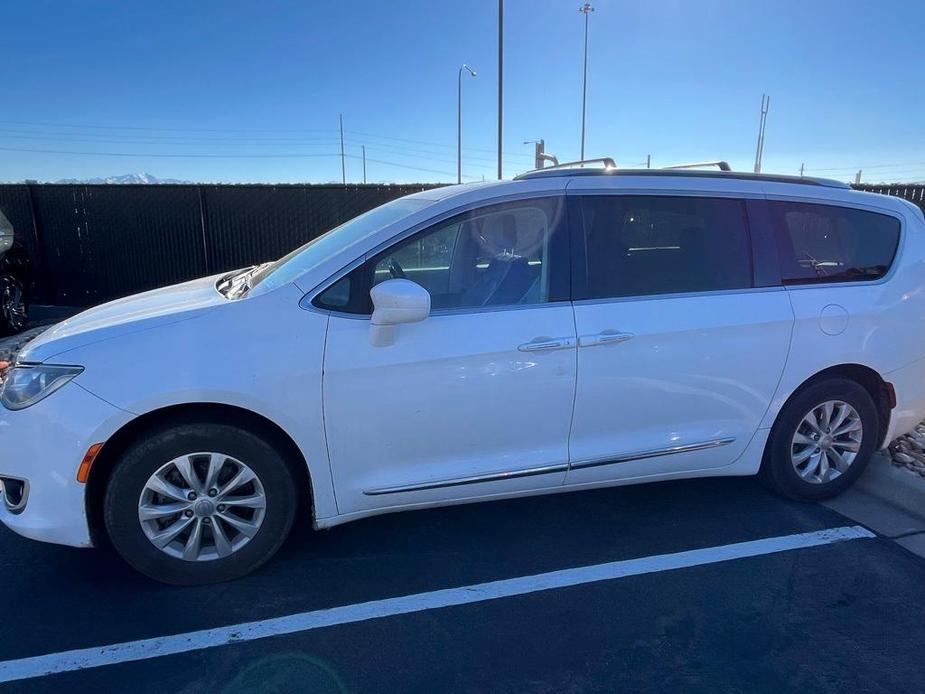 used 2018 Chrysler Pacifica car, priced at $10,400