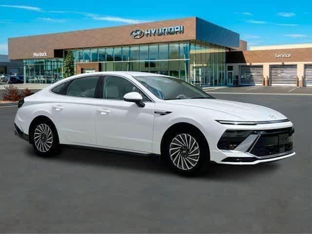new 2025 Hyundai Sonata Hybrid car, priced at $33,462