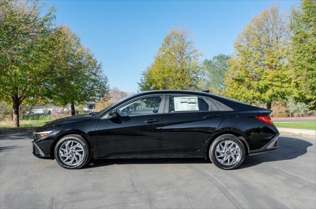 new 2025 Hyundai Elantra HEV car, priced at $28,700