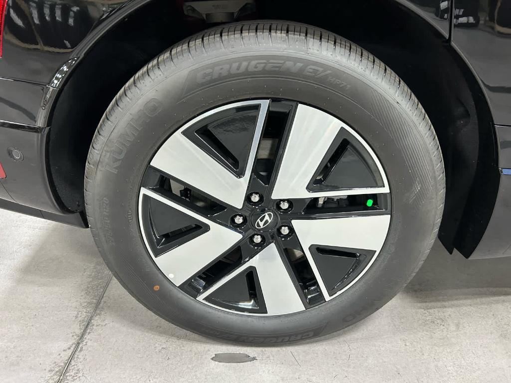 new 2026 Hyundai IONIQ 9 car, priced at $64,720