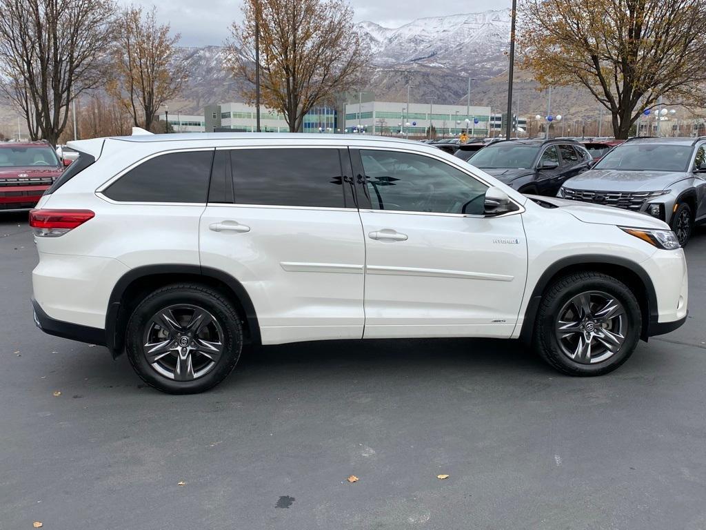 used 2017 Toyota Highlander Hybrid car, priced at $25,184