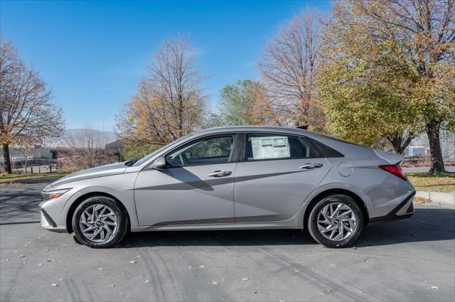 new 2025 Hyundai Elantra HEV car, priced at $26,740