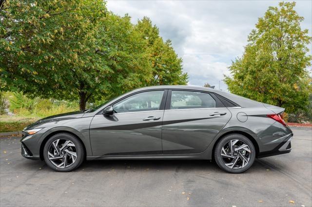 new 2025 Hyundai Elantra car