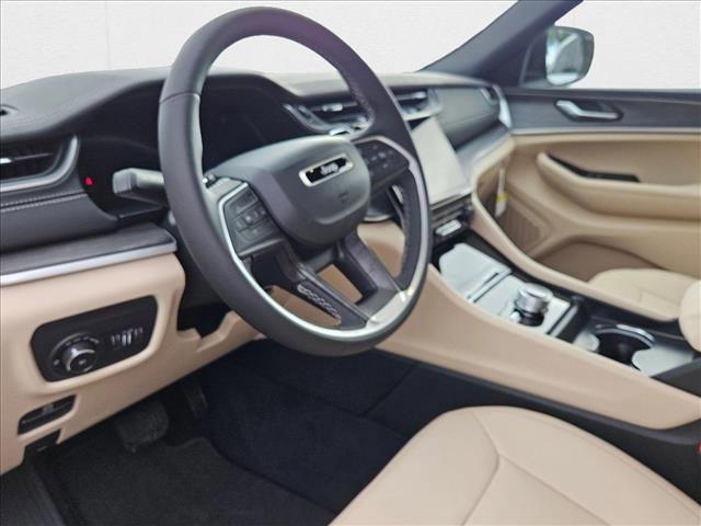 new 2025 Jeep Grand Cherokee L car, priced at $42,995