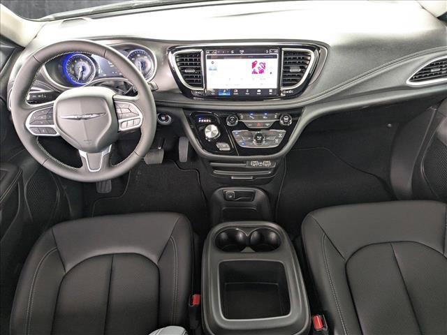 new 2025 Chrysler Pacifica car, priced at $39,595