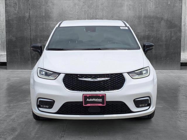 new 2025 Chrysler Pacifica car, priced at $39,595