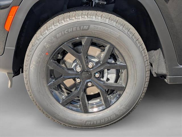 new 2025 Jeep Grand Cherokee car, priced at $42,480