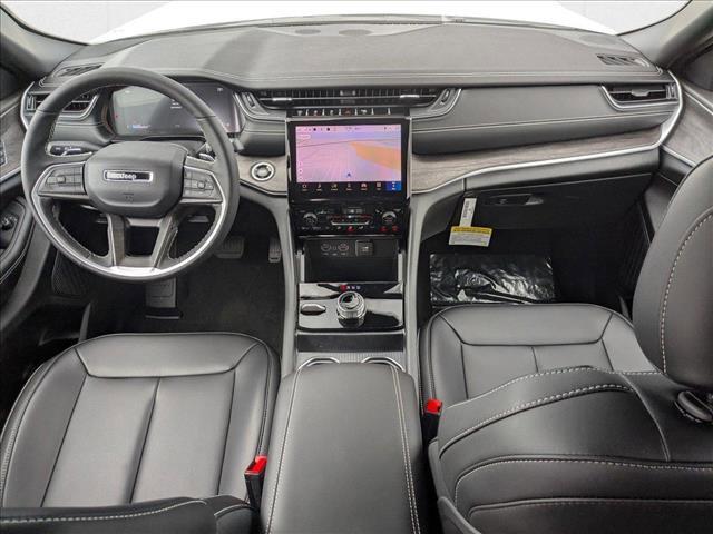 new 2025 Jeep Grand Cherokee car, priced at $39,999