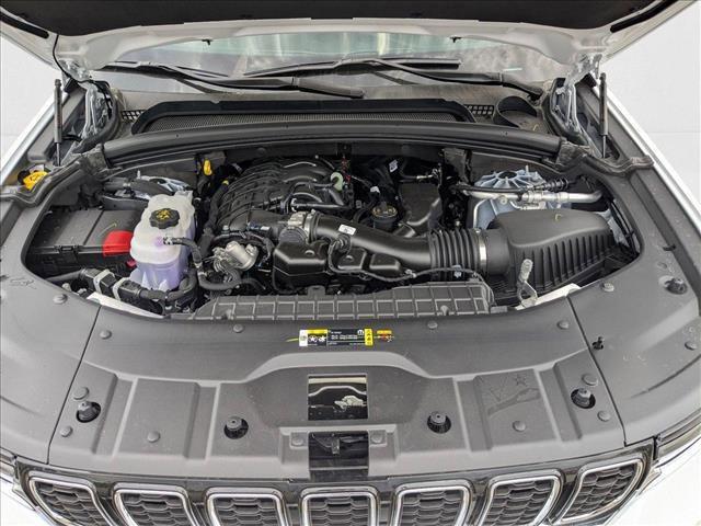new 2025 Jeep Grand Cherokee car, priced at $39,999