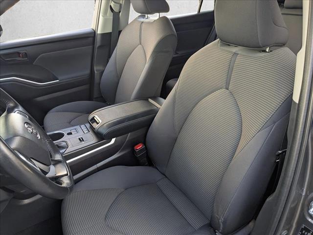 used 2022 Toyota Highlander car, priced at $30,991