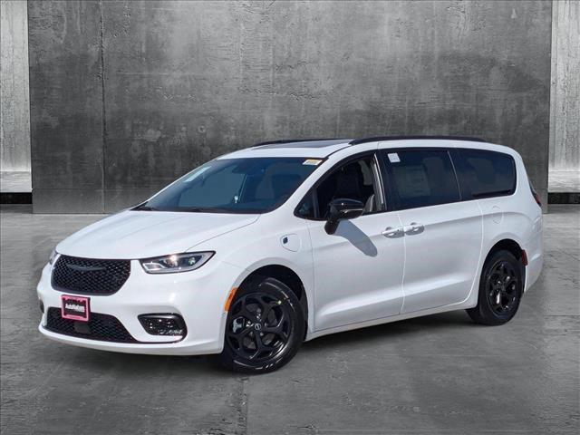 new 2025 Chrysler Pacifica Hybrid car, priced at $59,991
