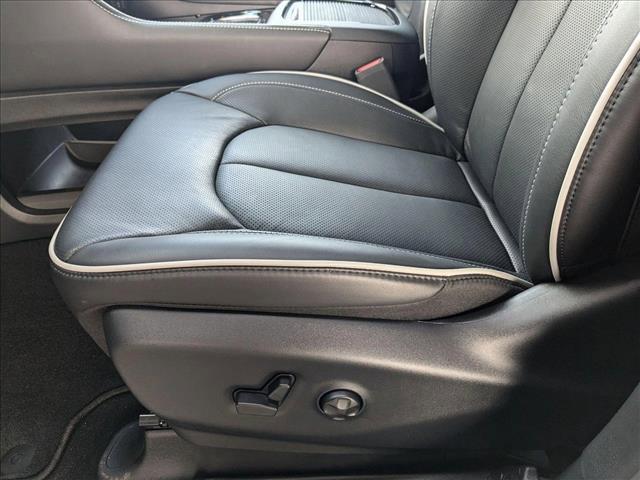 new 2025 Chrysler Pacifica Hybrid car, priced at $59,991