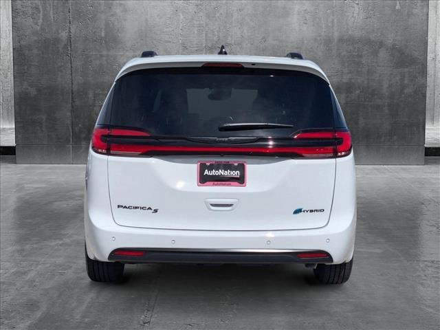 new 2025 Chrysler Pacifica Hybrid car, priced at $59,991