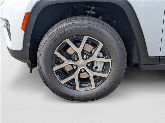 new 2025 Jeep Grand Cherokee car, priced at $42,650