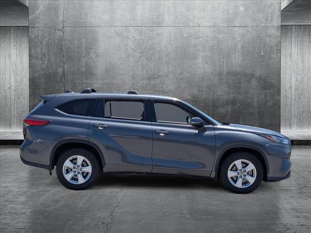 used 2020 Toyota Highlander car, priced at $28,495