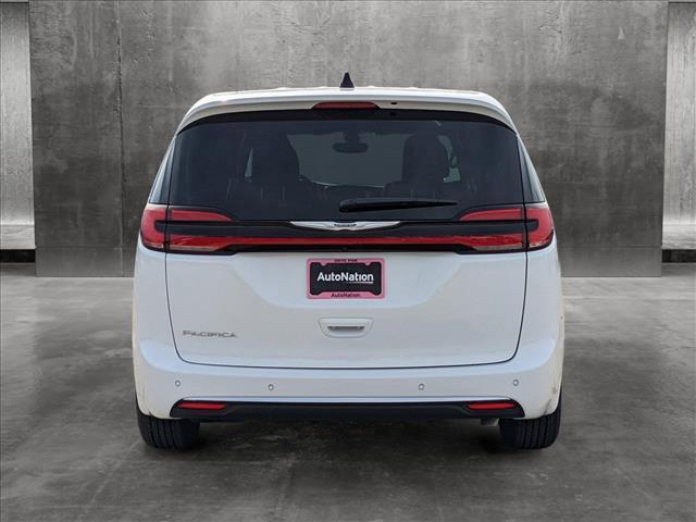 new 2025 Chrysler Pacifica car, priced at $43,425