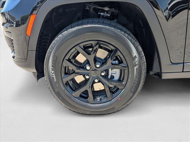 new 2025 Jeep Grand Cherokee L car, priced at $42,995