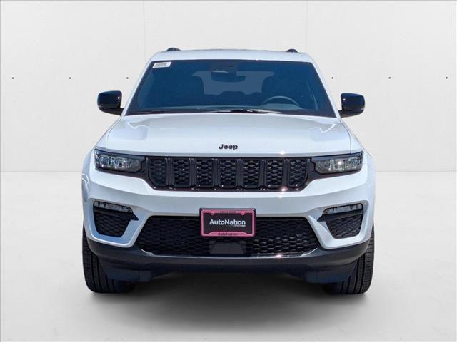 new 2025 Jeep Grand Cherokee car, priced at $42,999