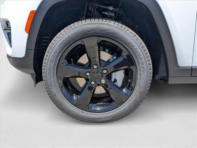 new 2025 Jeep Grand Cherokee car, priced at $42,999