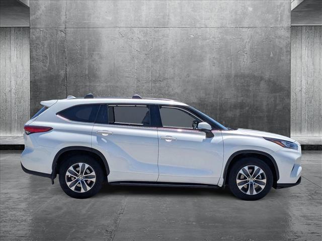 used 2020 Toyota Highlander car, priced at $22,499