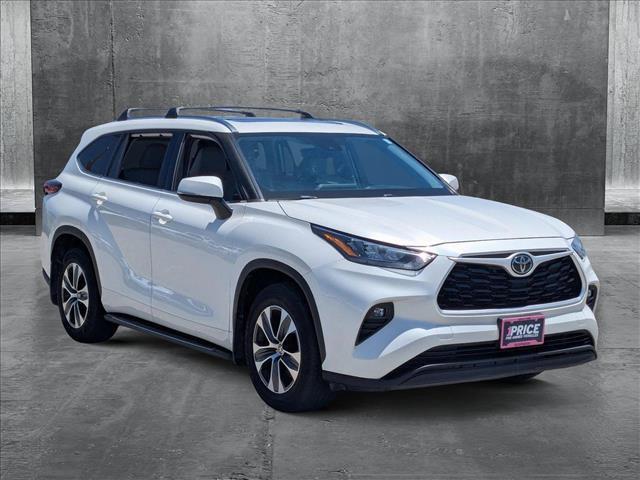 used 2020 Toyota Highlander car, priced at $22,499