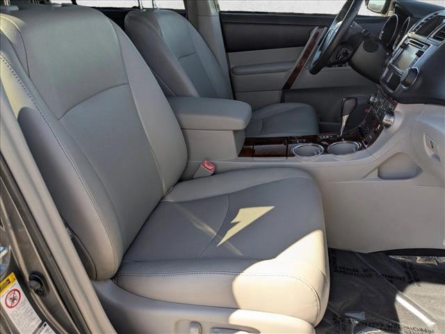 used 2013 Toyota Highlander car, priced at $15,991