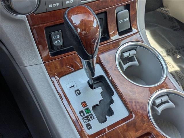 used 2013 Toyota Highlander car, priced at $15,991