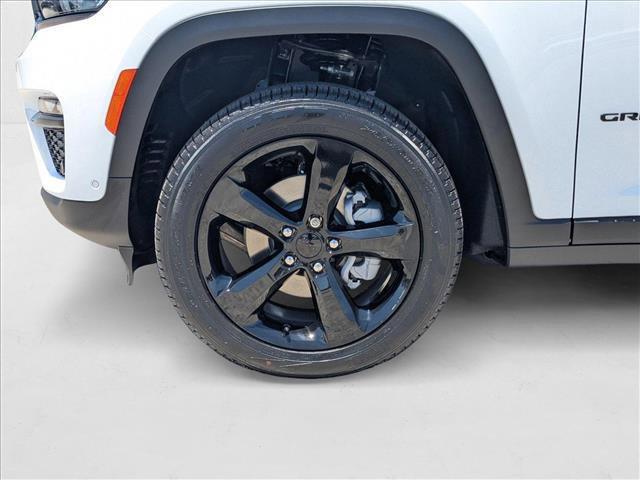 new 2025 Jeep Grand Cherokee car, priced at $47,999