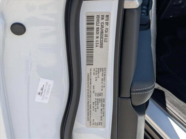 new 2025 Jeep Grand Cherokee car, priced at $47,999