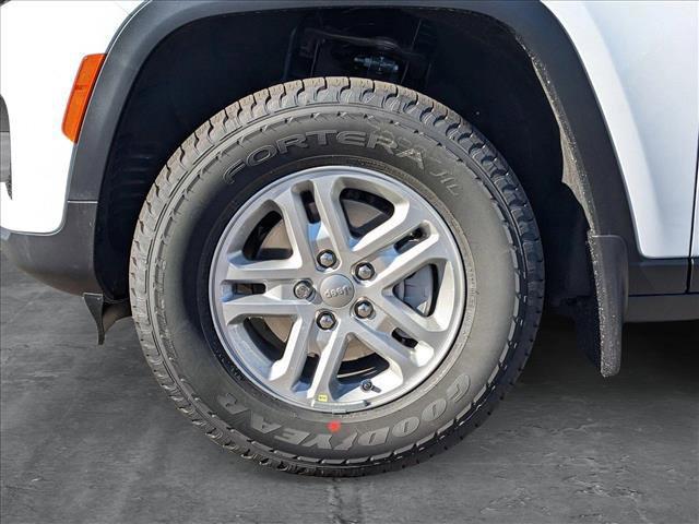 new 2025 Jeep Grand Cherokee car, priced at $36,255