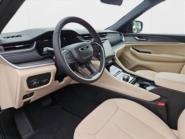 new 2025 Jeep Grand Cherokee car, priced at $41,999