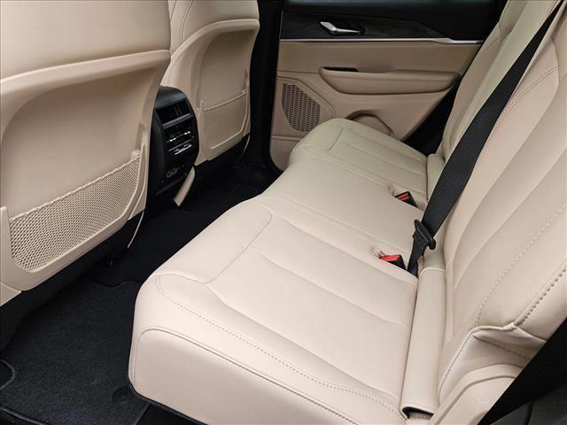 new 2025 Jeep Grand Cherokee car, priced at $41,999