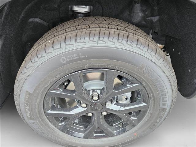 new 2025 Jeep Grand Cherokee car, priced at $41,999
