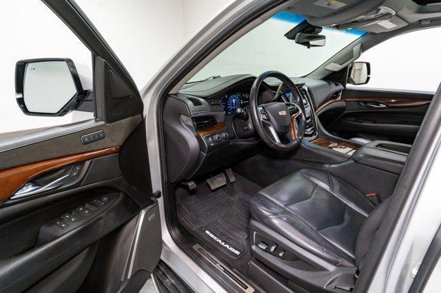 used 2019 Cadillac Escalade ESV car, priced at $33,900