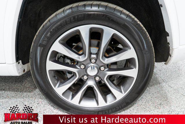 used 2017 Jeep Grand Cherokee car, priced at $13,900