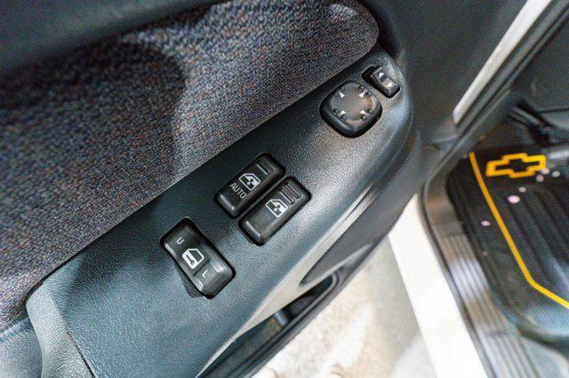 used 2000 GMC Sierra 1500 car, priced at $9,900