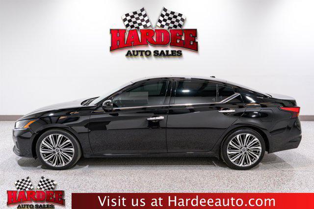 used 2023 Nissan Altima car, priced at $23,964