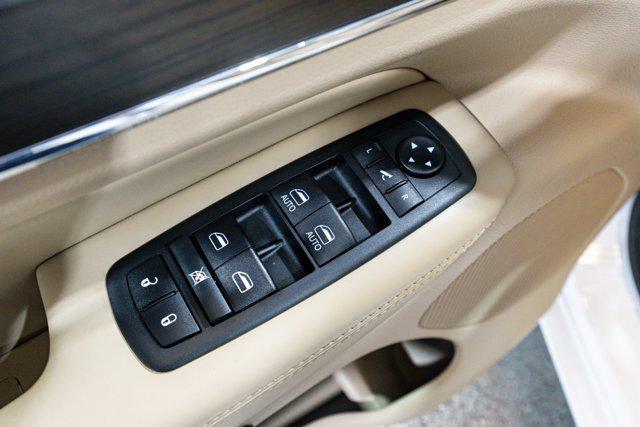 used 2020 Jeep Grand Cherokee car, priced at $27,512