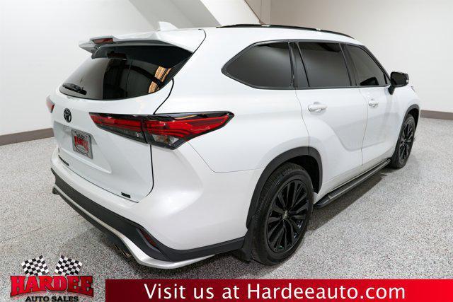 used 2023 Toyota Highlander car, priced at $46,900