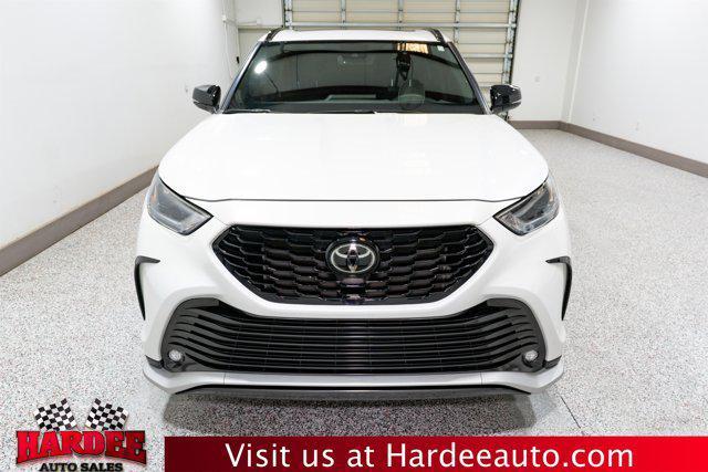used 2023 Toyota Highlander car, priced at $46,900