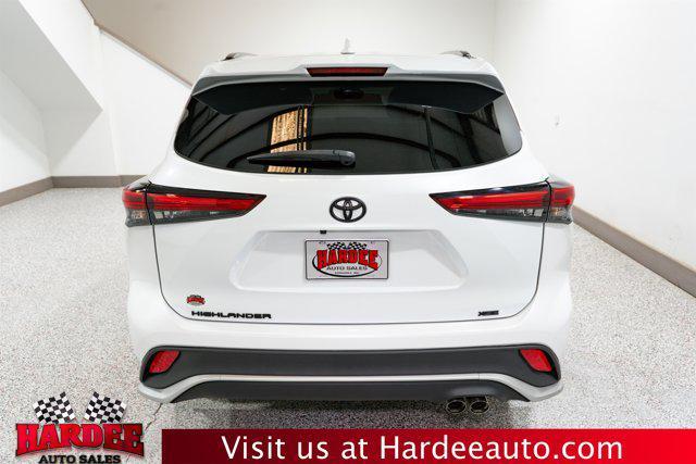 used 2023 Toyota Highlander car, priced at $46,900
