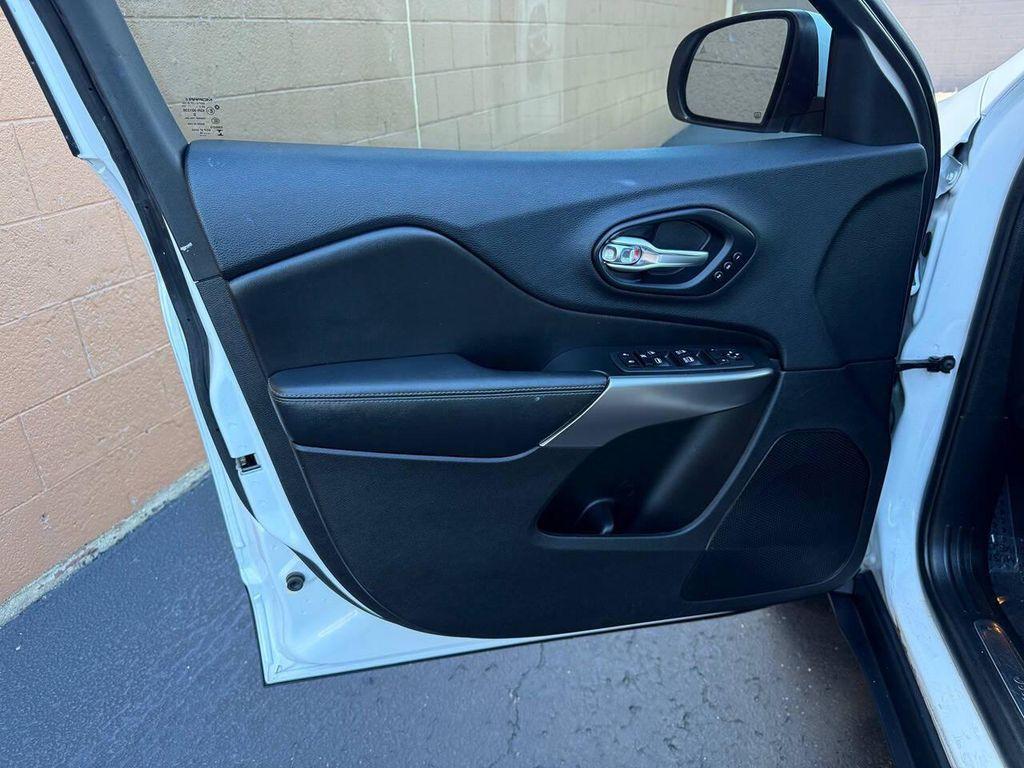 used 2019 Jeep Cherokee car, priced at $13,900