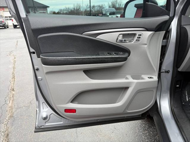 used 2021 Honda Pilot car, priced at $25,900
