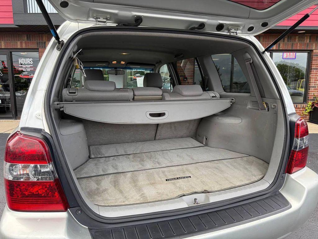 used 2004 Toyota Highlander car, priced at $5,400